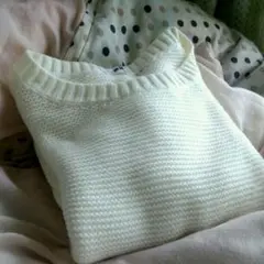 ユニクロ　ニットワンピ白