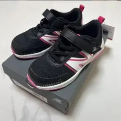 New Balance キッズ スニーカー ブラック/ピンク
