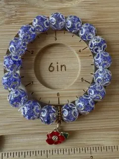 No15 手作り紫色のビーズ ブレスレット 赤い花チャーム付き