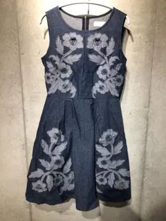 Lily  brown リリーブラウン　ワンピース　デニム　花柄ポイント