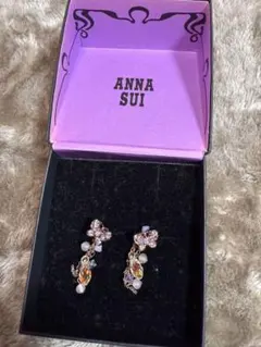 ANNA SUI バタフライモチーフ ピアス