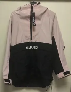 ピンク マウンテンパーカー