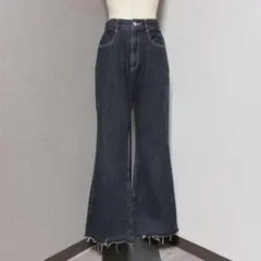 アプレジュールミニョン カットオフ フレア デニム パンツ ブラック Sのサムネイル