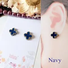 人気ꕤ୭*四葉 クローバー ミニ ピアス イヤリング ネイビー