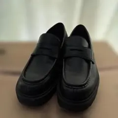 チャンキーソールローファー