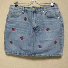 チェリー刺繍デニムミニタイトスカート