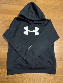 Under Armour フード付きパーカー MD 黒