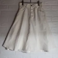 Lee ホワイト フレアスカート ひざ丈　サイズM　C-104