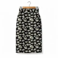 740◎,花柄タイトスカート 黒 ひざ下 上品