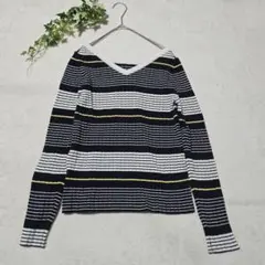 美品 ジ－ユ－ Vネック ボーダ－柄 長袖ニット【S】