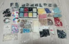 デコレーション、ビーズセット 多様な色と種類