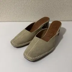 NOUER ベージュ スエード ミュールのサムネイル