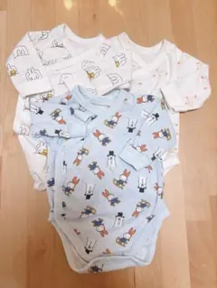 ユニクロ ベビーボディスーツ3枚セット