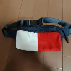 TOMMY HILFIGER ボディバッグ 赤・白・紺のサムネイル