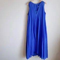 RADIATE キーネックコットンボイルワンピース　ブルーノースリーブ　Vネック