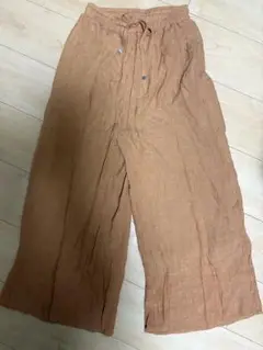 ベージュ　ワイドパンツ