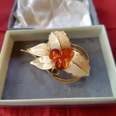 メイちゃん様専用　美品　保証書付き　花デザインのべっ甲のブローチ　オレンジ甲