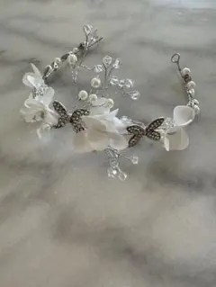 ヘッドドレス　カチューシャ　ホワイト 花と蝶