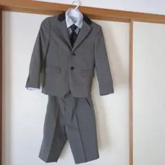 キッズフォーマルスーツ 120cm グレー上下　革靴　付　　中古