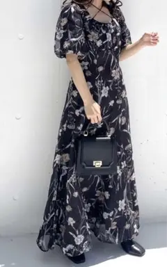 マーキュリーデュオ　ボタニカルフラワーバルーンスリーブワンピース　Sサイズ
