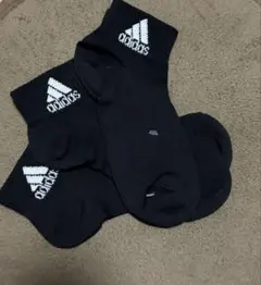 アディダスレディースソックス　黒3足組　23〜25センチ新品未使用品