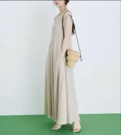 美品⭐︎アダムエロぺ⭐︎カットフォルムロードレス　ベージュ　フリーサイズ