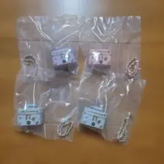 JILL by JILLSTUART ミニブローチバニティキーホルダー２