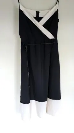 ノースリーブひざ丈ワンピース　キャミソール風ワンピース