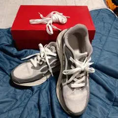 New Balance Fresh Foam v4スニーカーのサムネイル