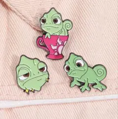 値下カメレオン パスカル　3点セット　塔の上のラプンツェル　かわいい　ピンバッチ