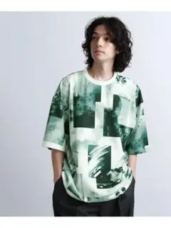 HARE フォトコラージュ柄プリントTシャツ