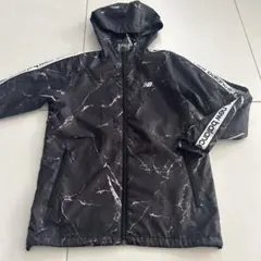 ニューバランス　キッズ子供服150ナイロンジャケット　ウィンドブレーカー