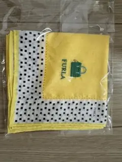 FURLA イエローハンカチ