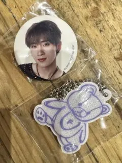 ini フェンファン　カプセルトイ　キーホルダー　缶バッジバッジ セット