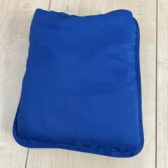 ユニクロ 150 ポケッタブルパーカー　青
