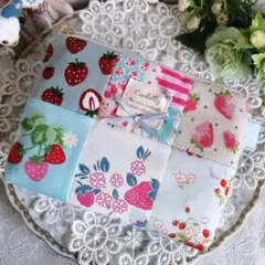 苺柄16ポーチ✤ブルー系パッチワーク✽ハンドメイド