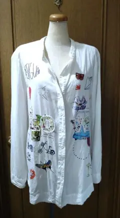 Desigual デシグアル　白プリント刺繍、ロゴ入り長袖シャツ　XLサイズ