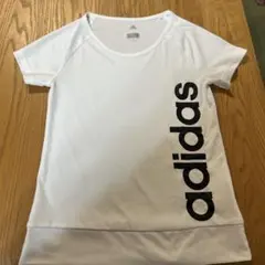 adidas ホワイト Tシャツ ロゴ入り