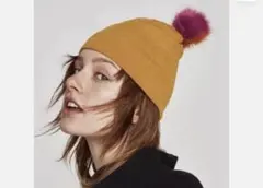 ZARA ポンポン付きニット帽 マスタード