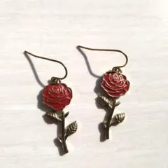 ネックレスピアスセット　赤いローズ