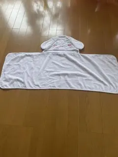 シナモンロール　サンリオ　フード付きタオル