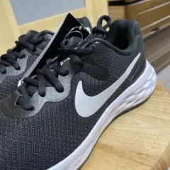 新品　NIKE スニーカー 23.0cm DC3729-003