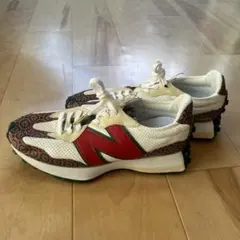 New Balance 327シリーズスニーカー ホワイト/レッド/グリーン