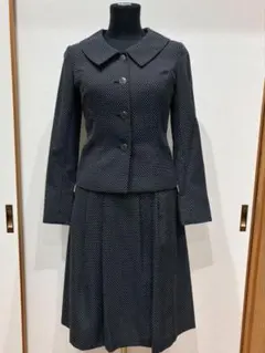 【期間限定価格】黒と白のドット柄スーツセット