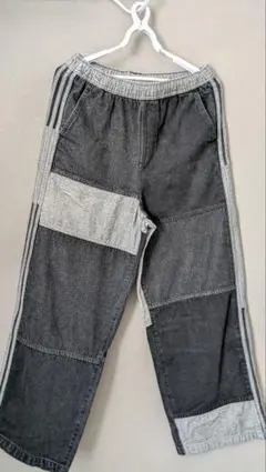 アディダス　デニムパンツ