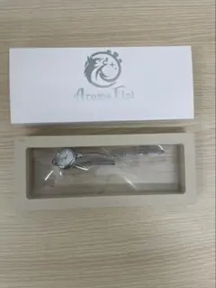 Aroma Flat シルバーアナログ腕時計のサムネイル