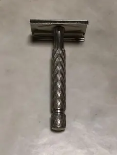 MÜHLE 両刃カミソリ ヘッド二種＋ハンドル一本　送料込 MÜHLE 両刃カミソリ ヘッド二種＋ハンドル一本 送料込 - メルカリ