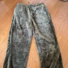 オリーブグリーン フリース風パンツ