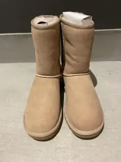値下げ！【新品・未使用】UGG クラシックショート　ムートンブーツ
