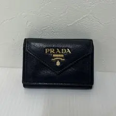 PRADA プラダ 三つ折り財布 正規品！